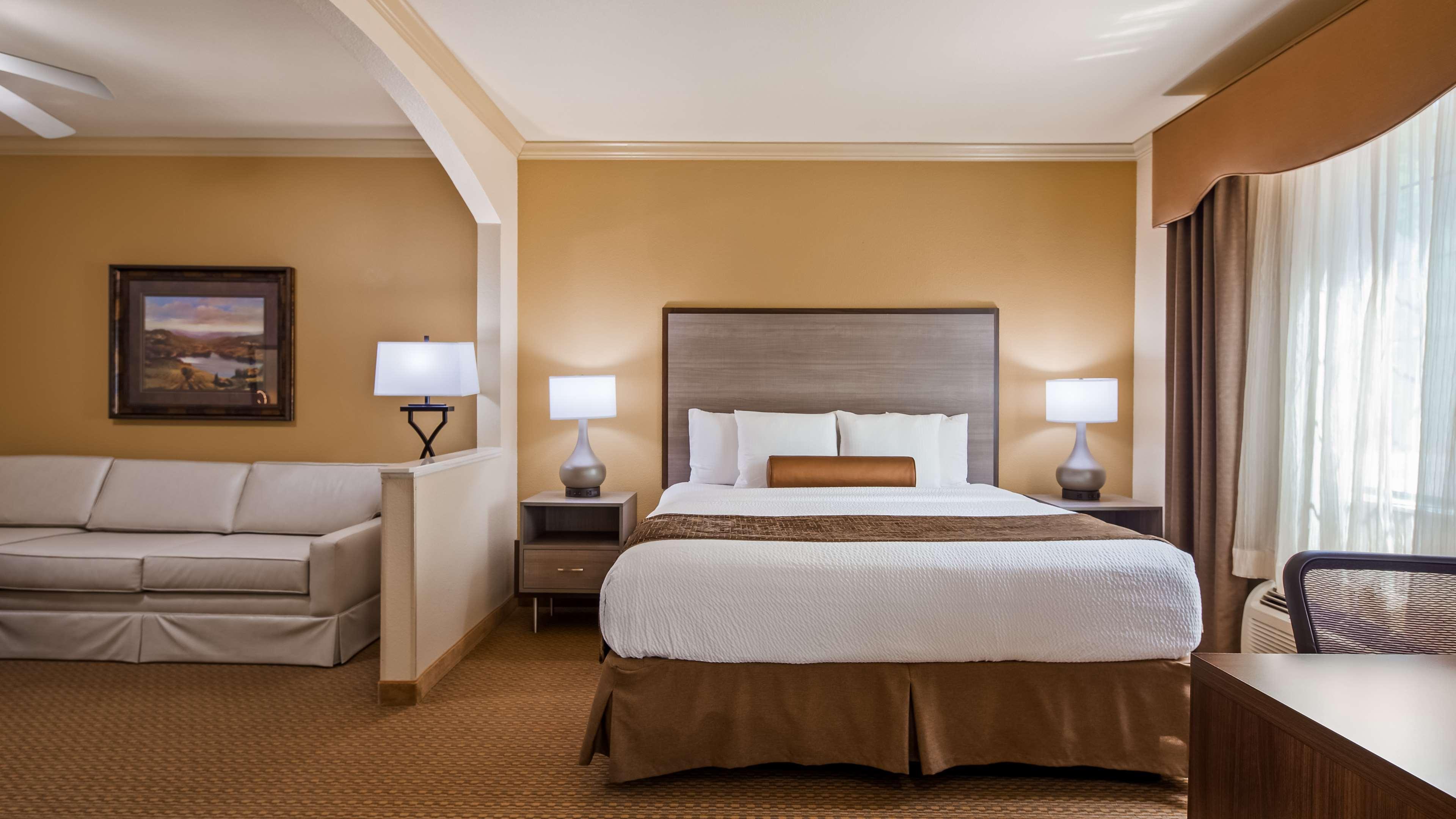 Best Western Plus Crown Colony Inn & Suites Lufkin Zewnętrze zdjęcie