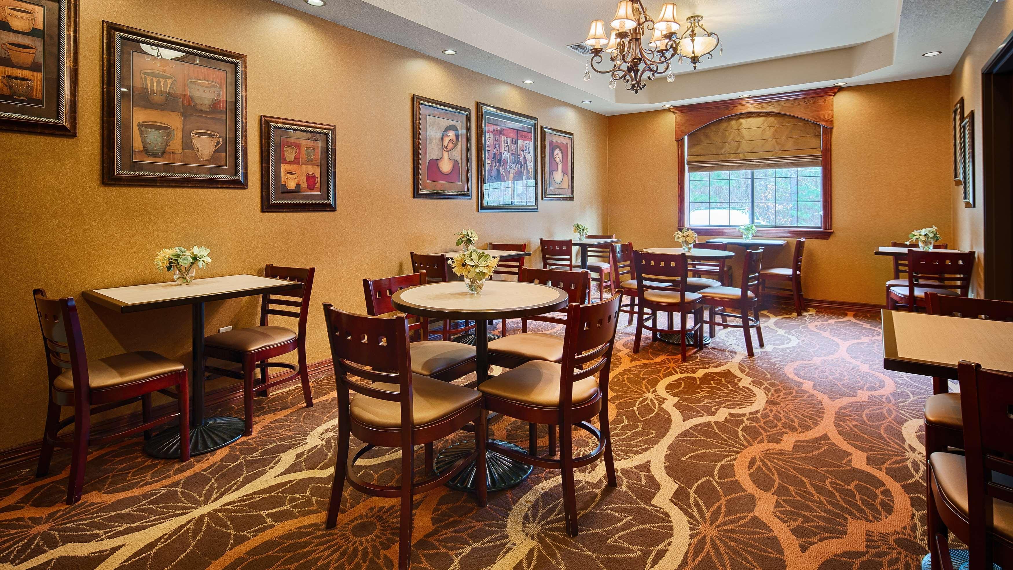 Best Western Plus Crown Colony Inn & Suites Lufkin Zewnętrze zdjęcie