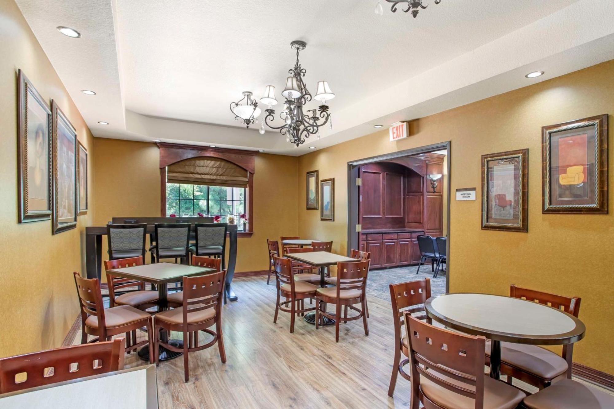 Best Western Plus Crown Colony Inn & Suites Lufkin Zewnętrze zdjęcie