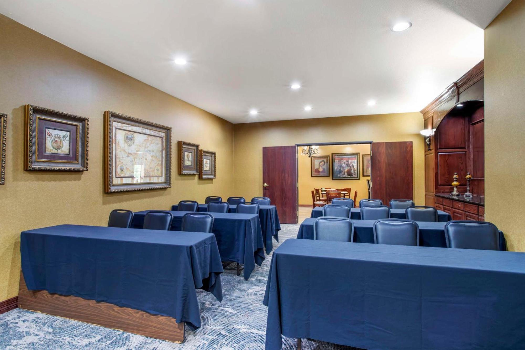 Best Western Plus Crown Colony Inn & Suites Lufkin Zewnętrze zdjęcie