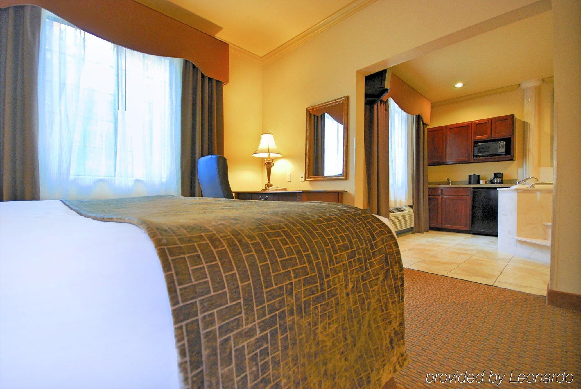 Best Western Plus Crown Colony Inn & Suites Lufkin Zewnętrze zdjęcie
