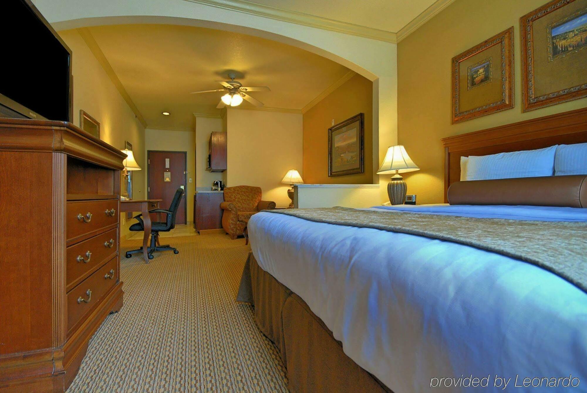 Best Western Plus Crown Colony Inn & Suites Lufkin Zewnętrze zdjęcie