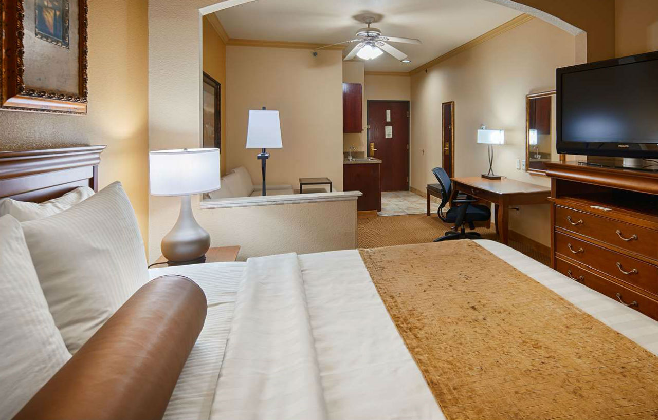 Best Western Plus Crown Colony Inn & Suites Lufkin Zewnętrze zdjęcie